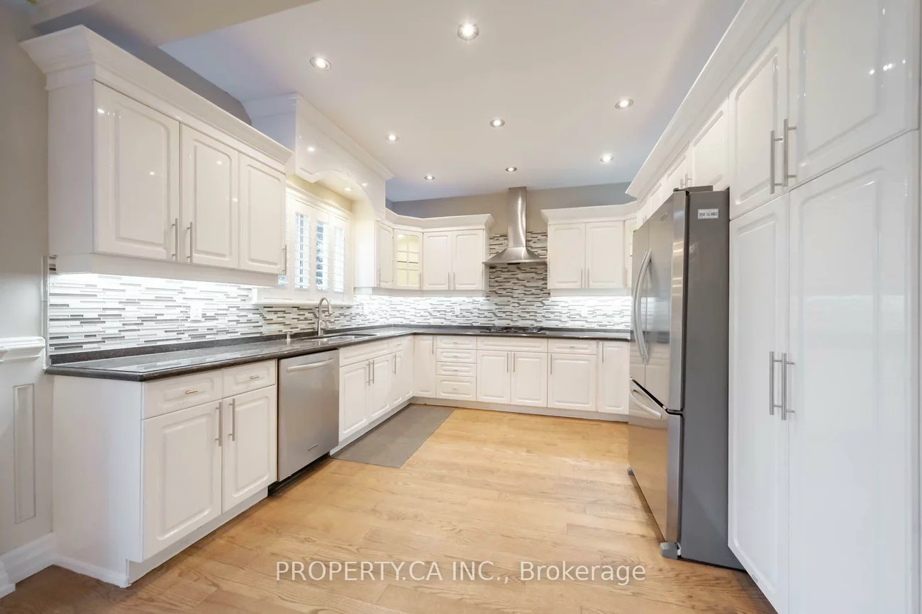 76, Concord, Beverley Glen, Vaughan