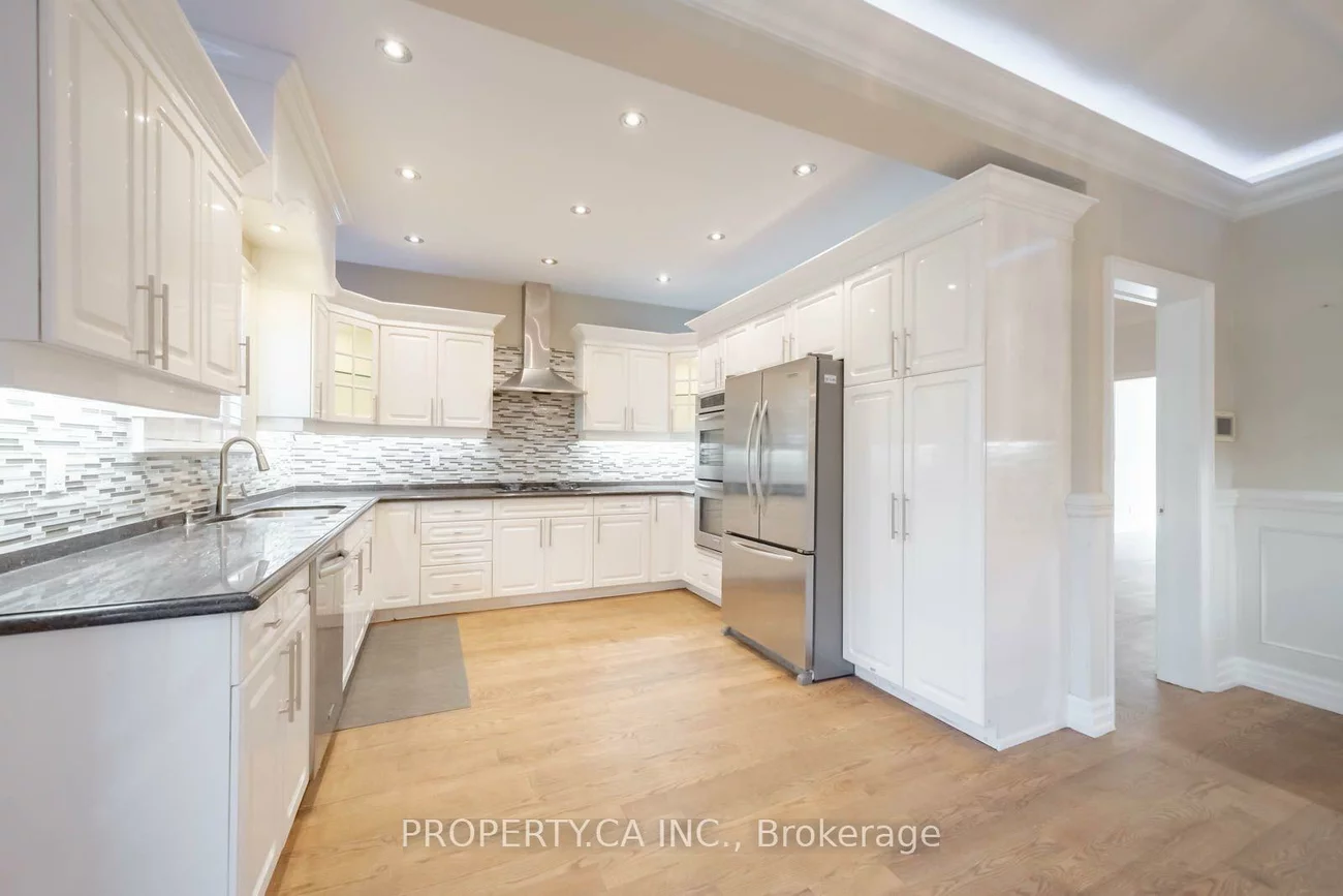 76, Concord, Beverley Glen, Vaughan