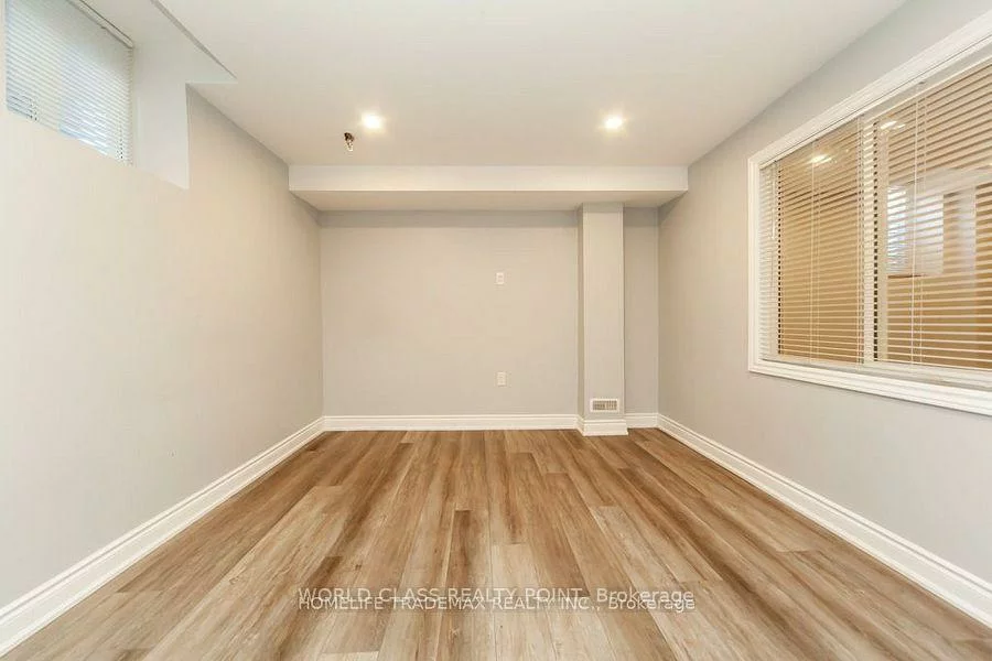 83, Ampezzo, Vellore Village, Vaughan