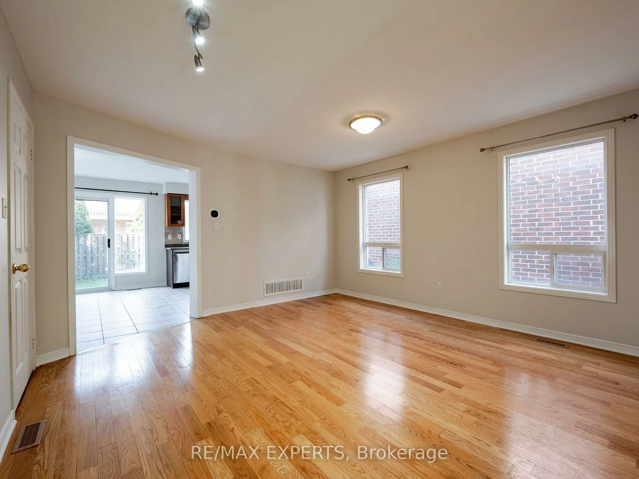 48, Dylan, Vellore Village, Vaughan