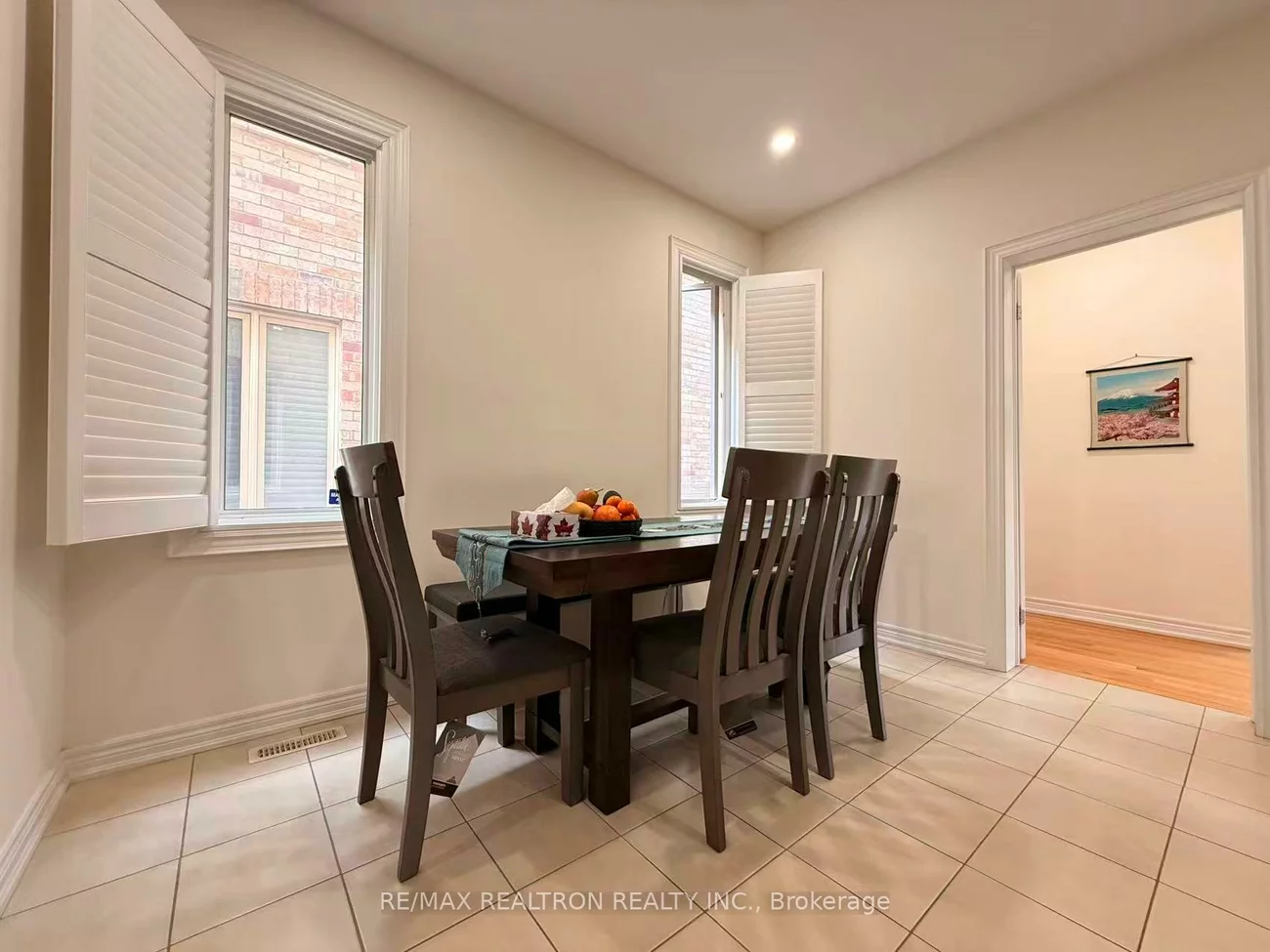 96, Ostrovsky, Vellore Village, Vaughan