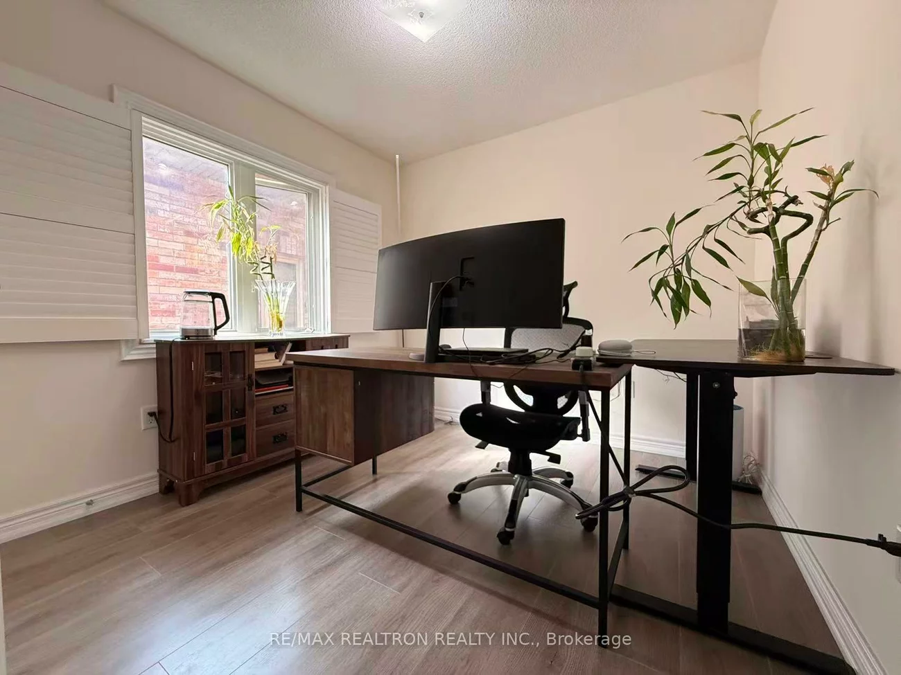 96, Ostrovsky, Vellore Village, Vaughan