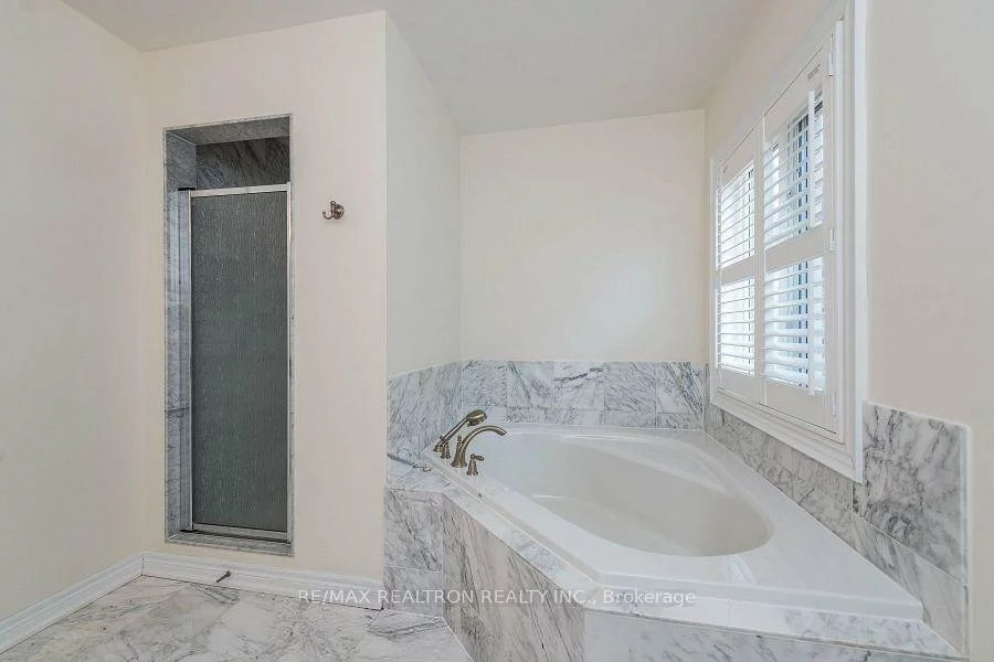 96, Ostrovsky, Vellore Village, Vaughan
