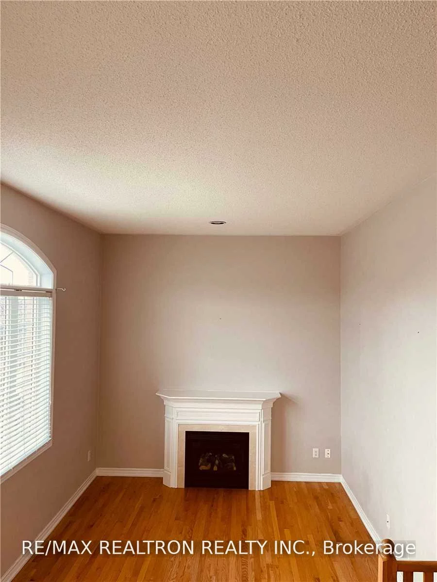 35, Basilica, Vellore Village, Vaughan