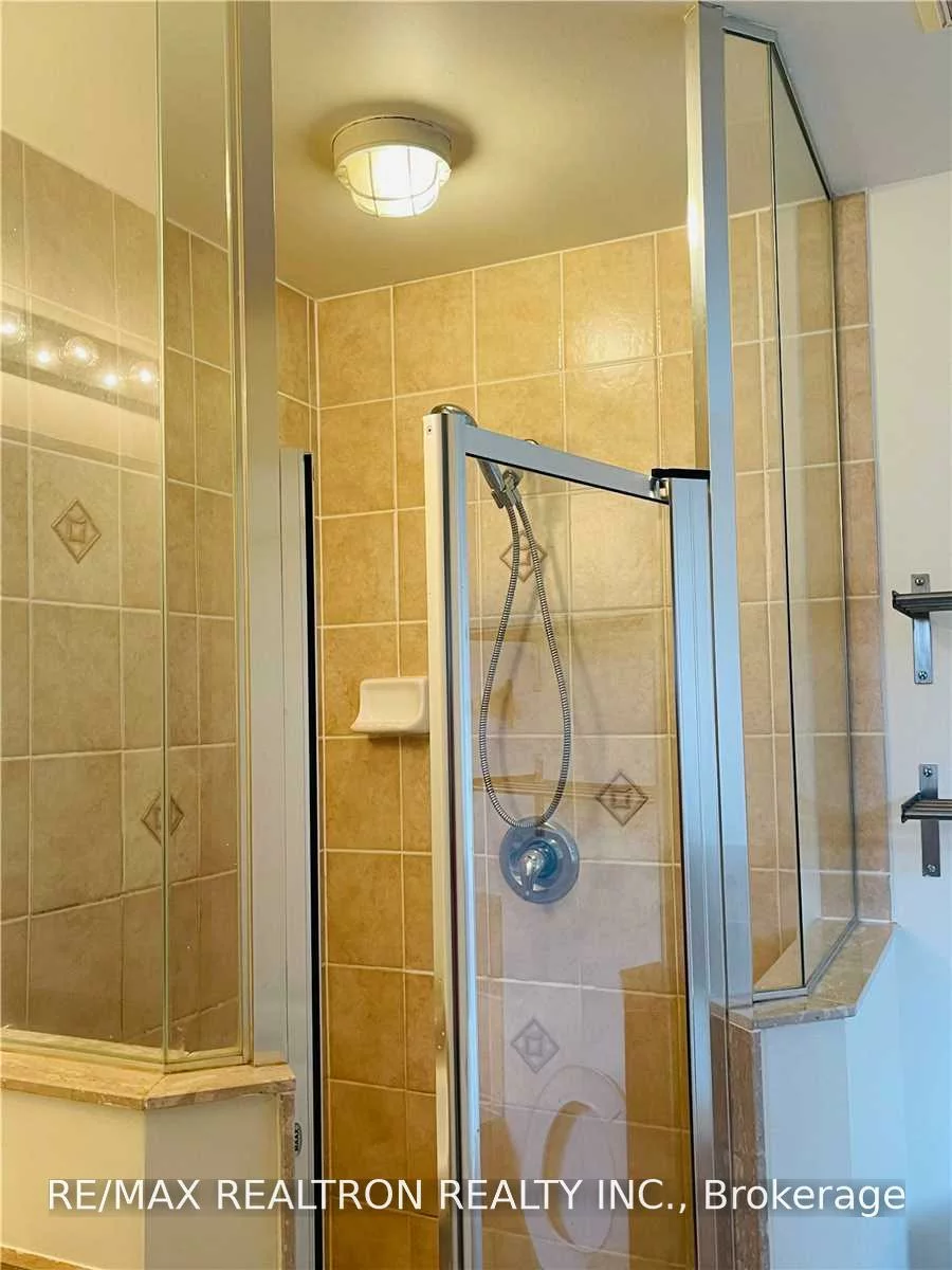 35, Basilica, Vellore Village, Vaughan