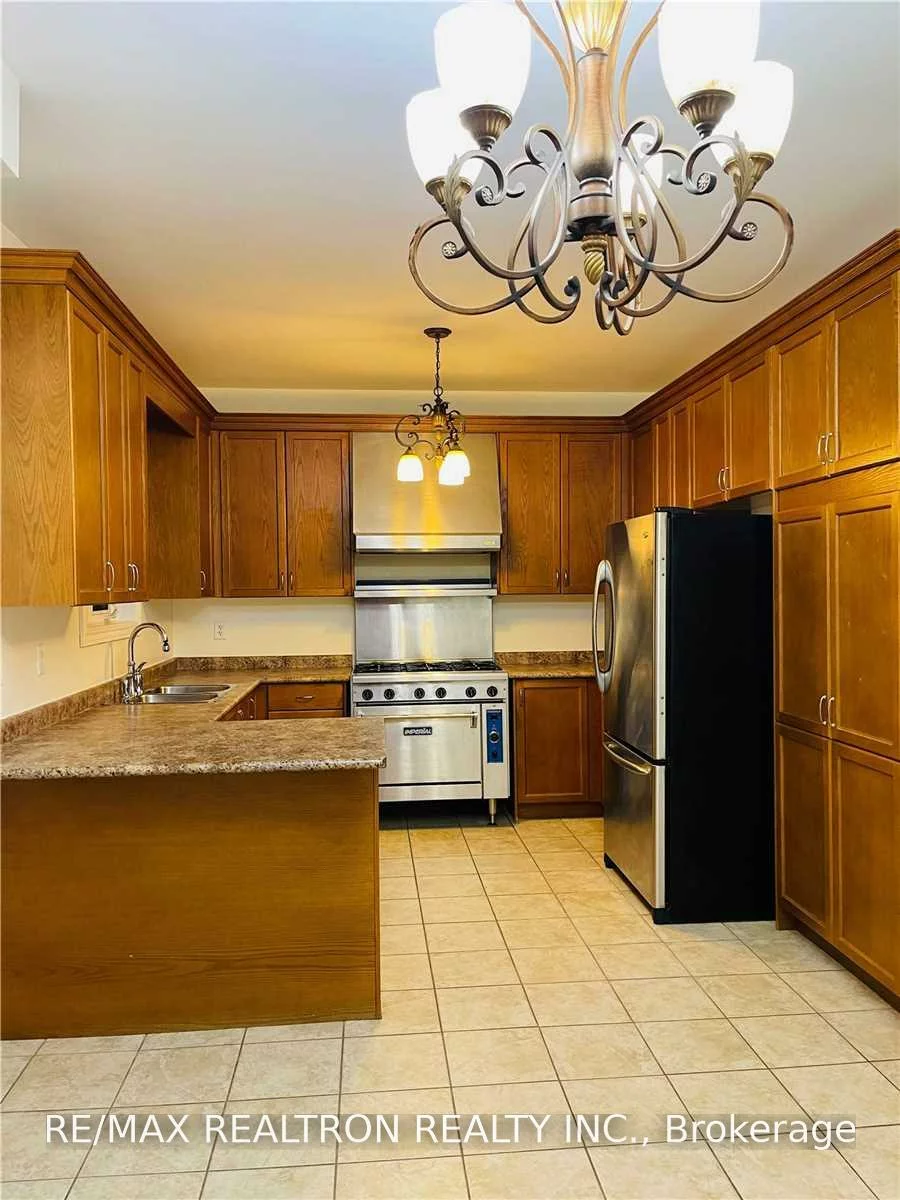 35, Basilica, Vellore Village, Vaughan