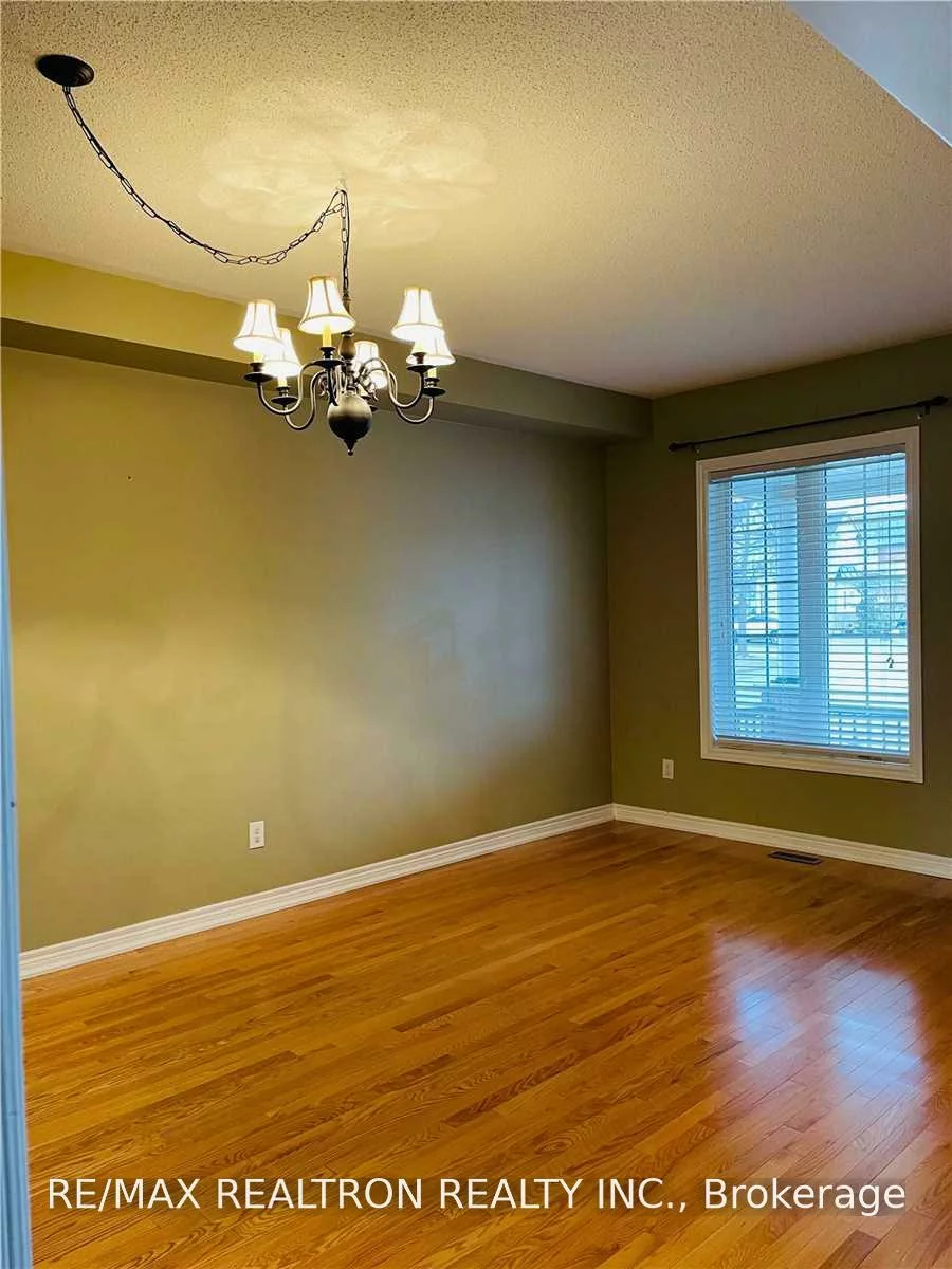 35, Basilica, Vellore Village, Vaughan