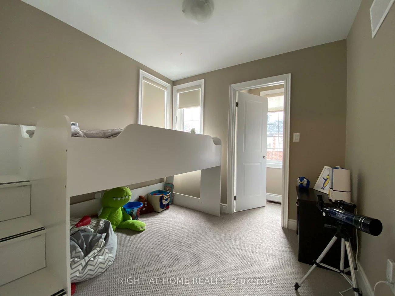 2, Queen Mary, East Woodbridge, Vaughan