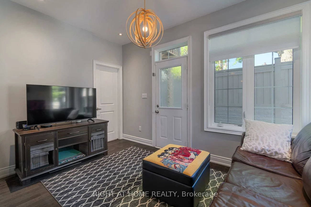 2, Queen Mary, East Woodbridge, Vaughan