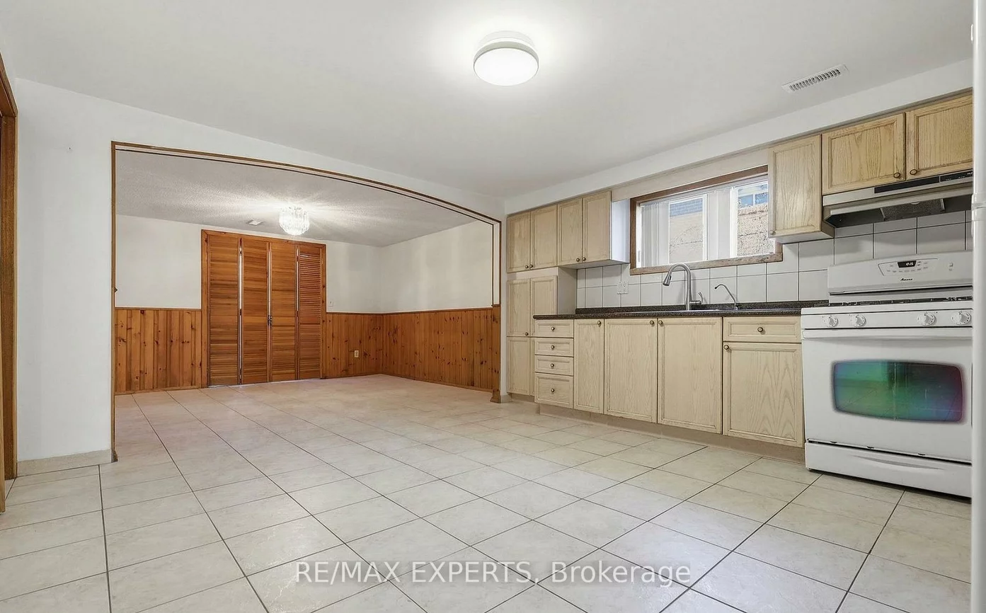 228, Andrew, West Woodbridge, Vaughan