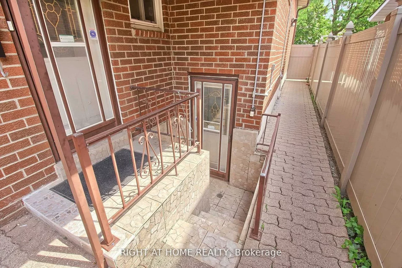 37, Cherry Hills, Glen Shields, Vaughan