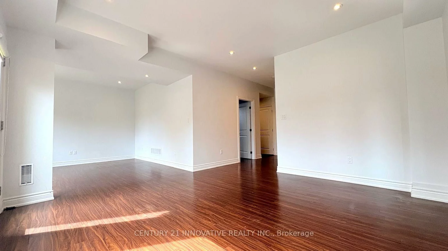 111, Royal Palm, Crestwood-Springfarm-Yorkhill, Vaughan