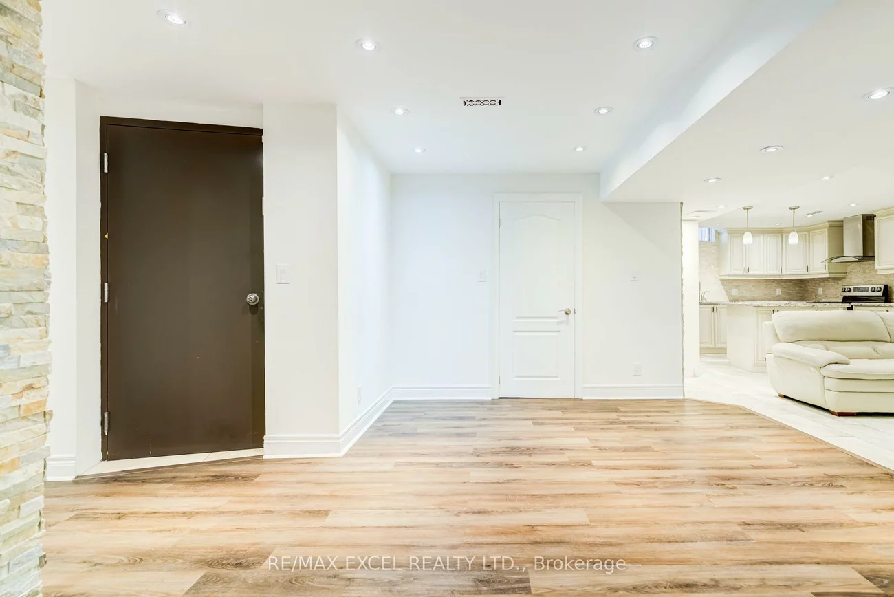79, Ampezzo, Vellore Village, Vaughan