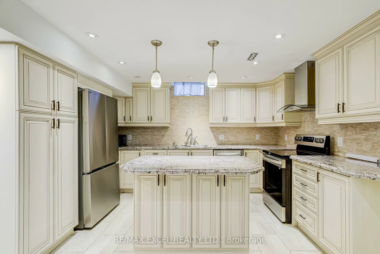 79, Ampezzo, Vellore Village, Vaughan