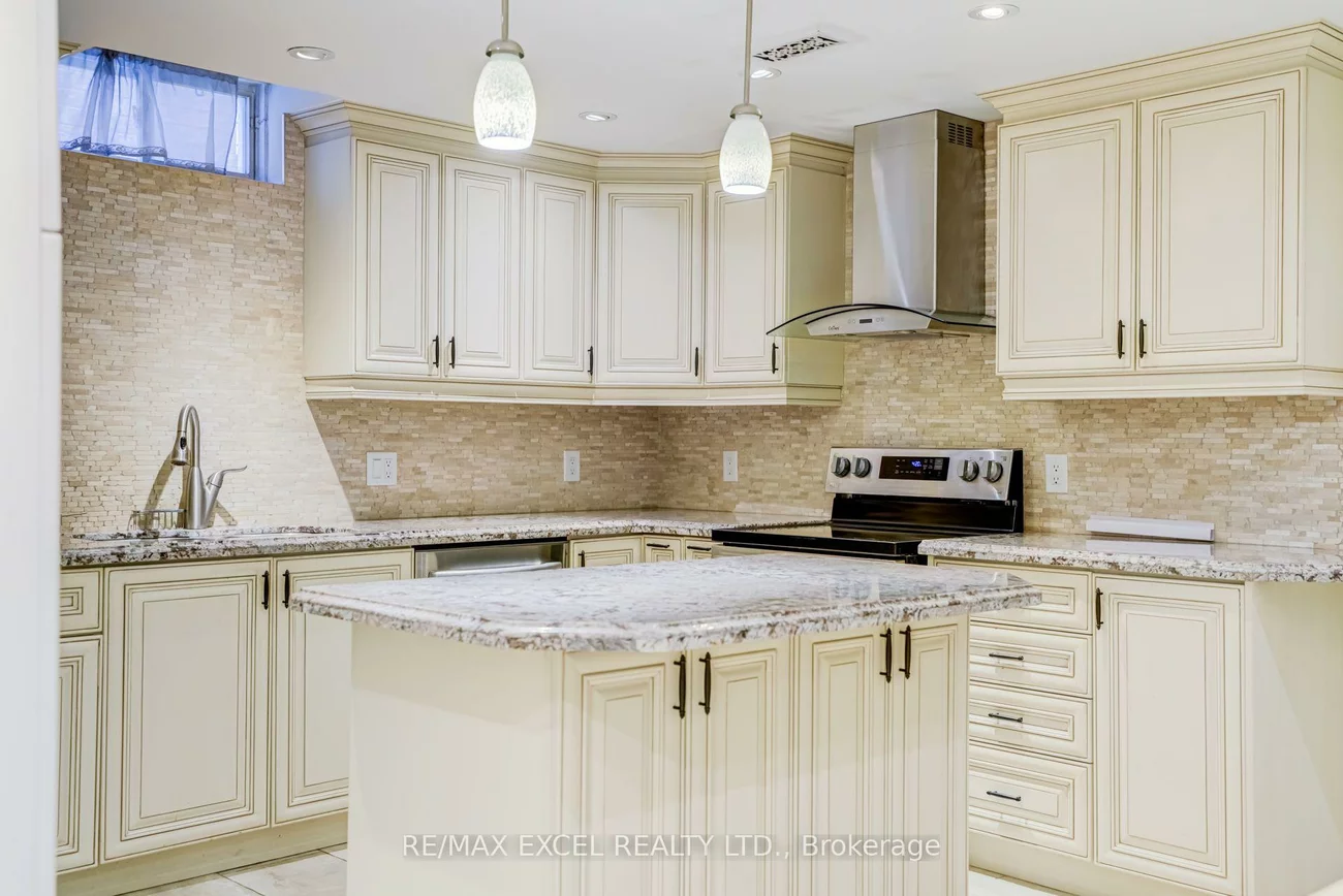 79, Ampezzo, Vellore Village, Vaughan