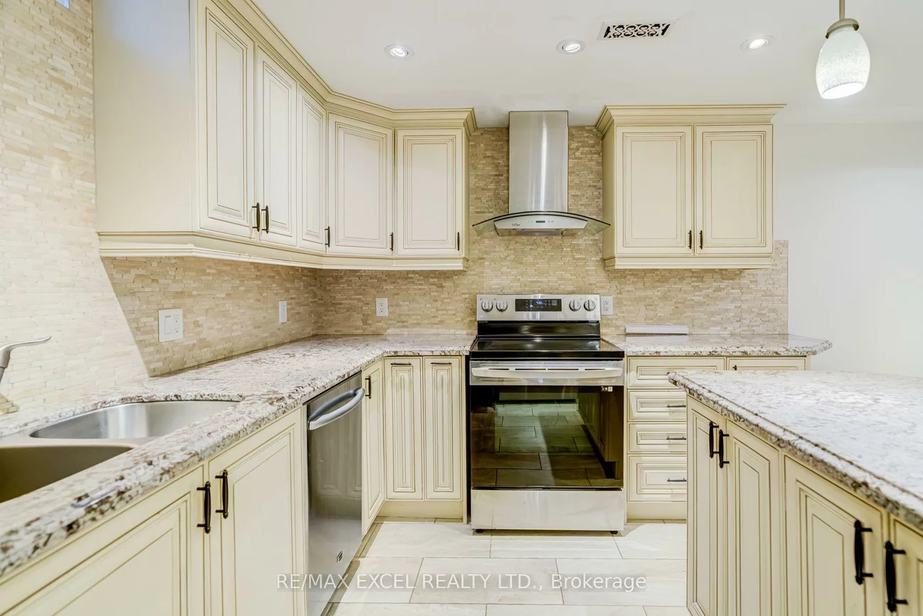 79, Ampezzo, Vellore Village, Vaughan