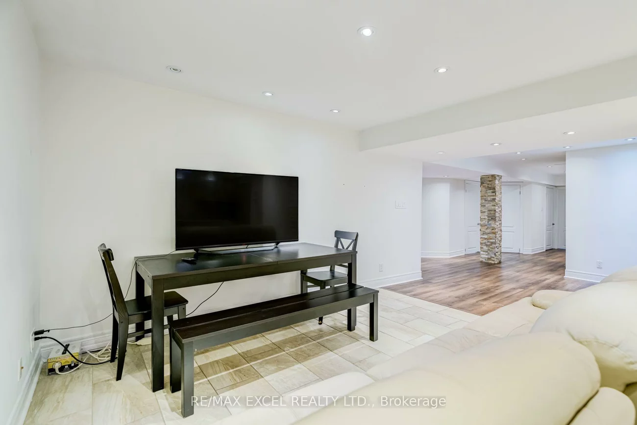 79, Ampezzo, Vellore Village, Vaughan