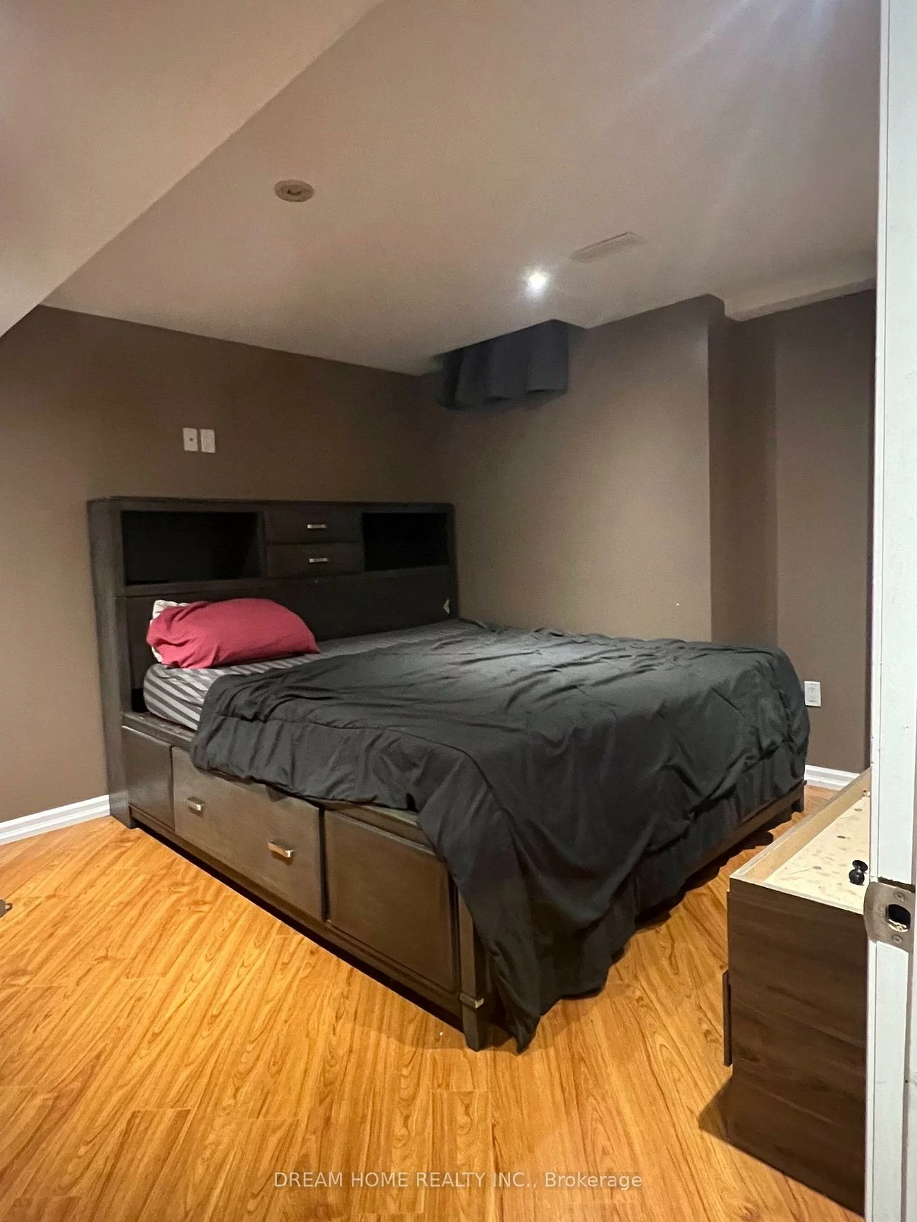341, La Rocca, Vellore Village, Vaughan