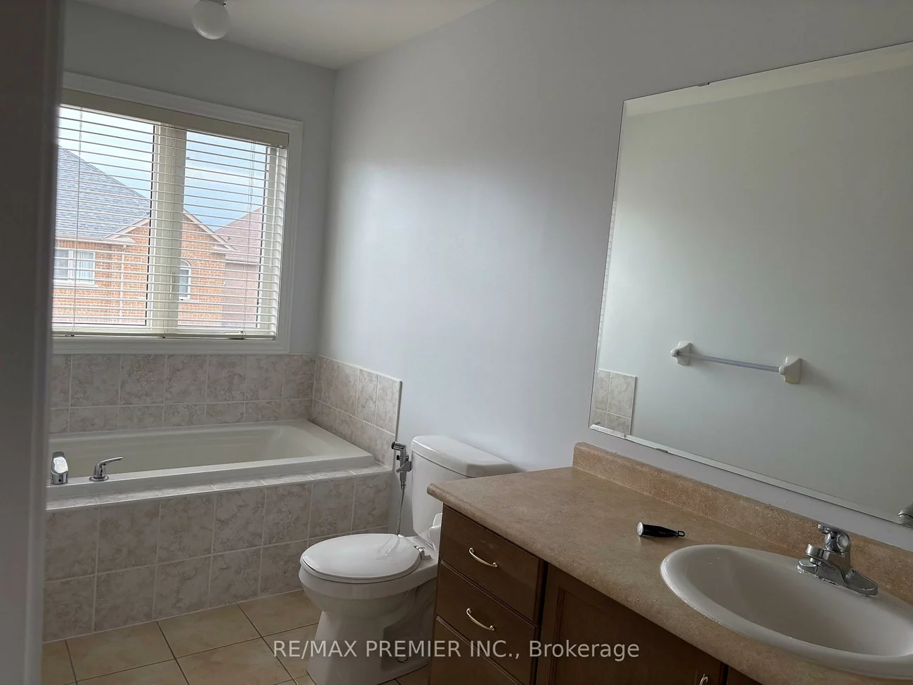 37, Via Toscana, Vellore Village, Vaughan