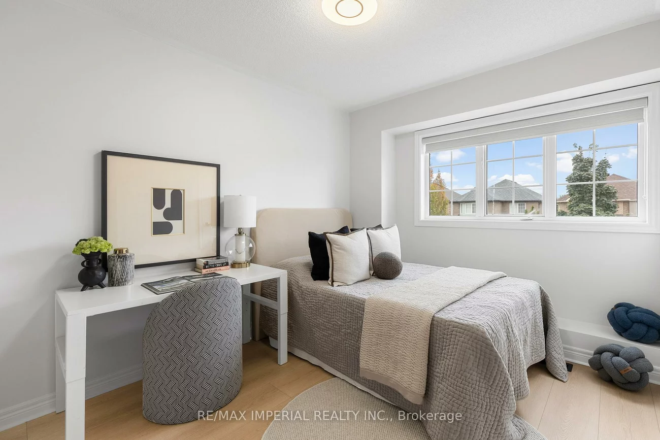 44, Hawkview, Vellore Village, Vaughan