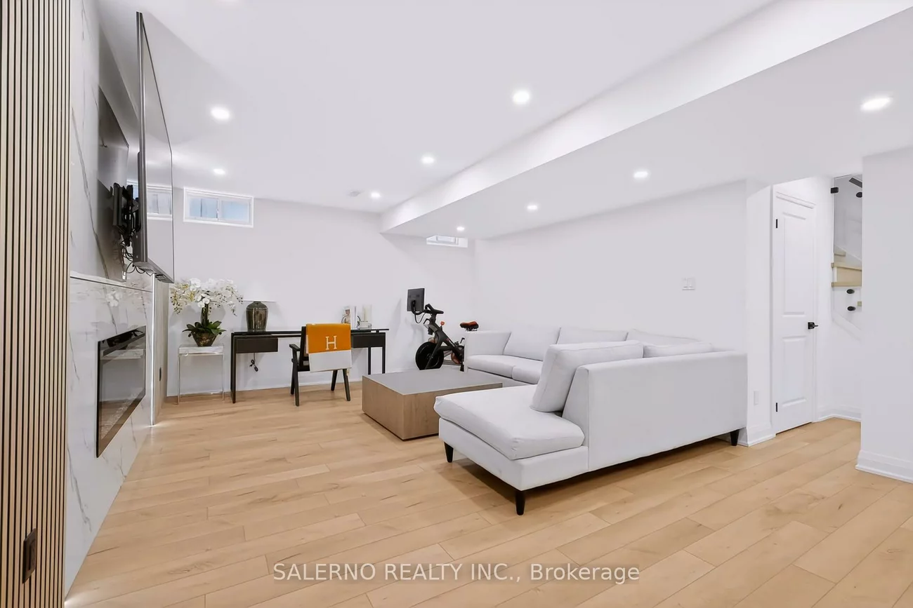 45, Woodgate Pines, Kleinburg, Vaughan