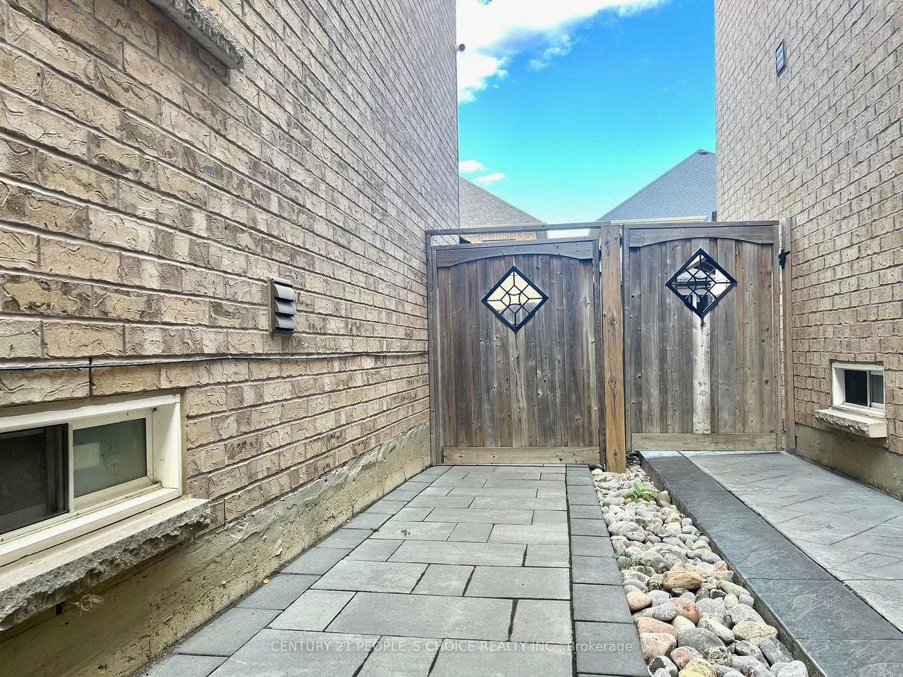 132, Antorisa, Vellore Village, Vaughan