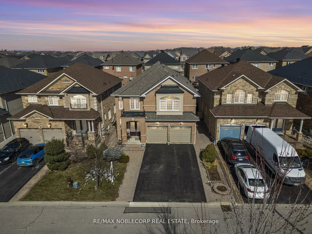 36, Venice Gate, Vellore Village, Vaughan