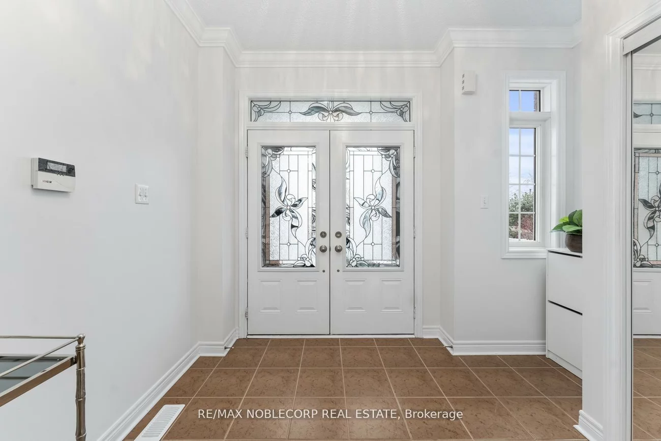36, Venice Gate, Vellore Village, Vaughan