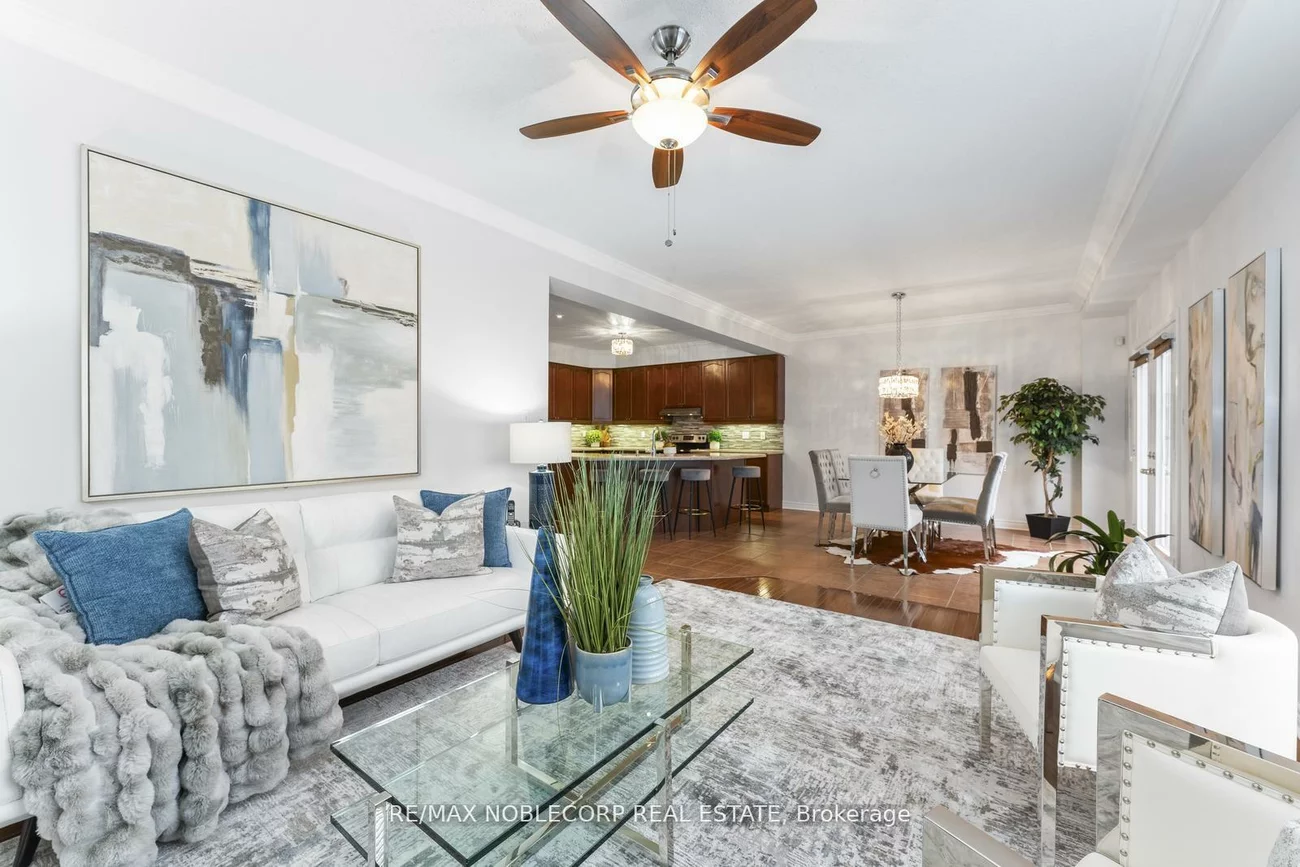 36, Venice Gate, Vellore Village, Vaughan