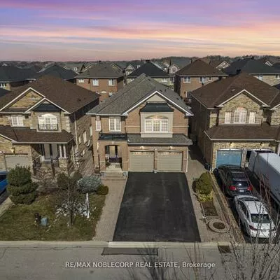 36, Venice Gate, Vellore Village, Vaughan