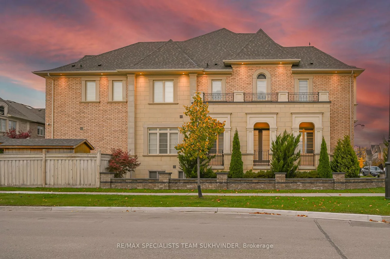 378, Woodgate Pines, Kleinburg, Vaughan