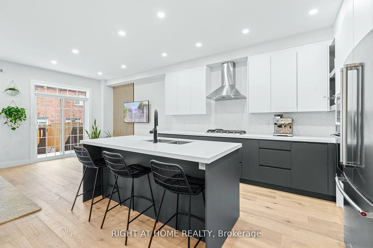 8777, Dufferin, Patterson, Vaughan