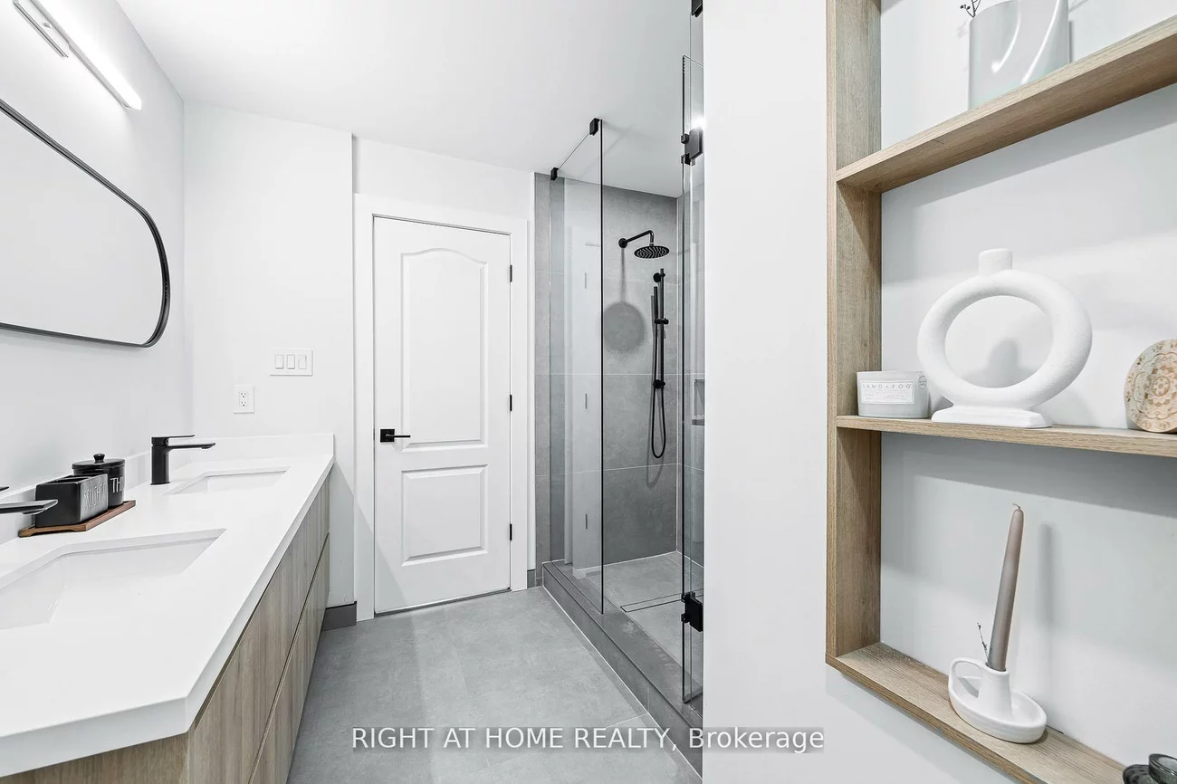 8777, Dufferin, Patterson, Vaughan