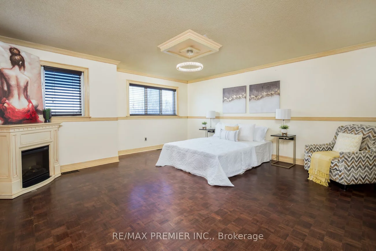348, Royalpark, Elder Mills, Vaughan