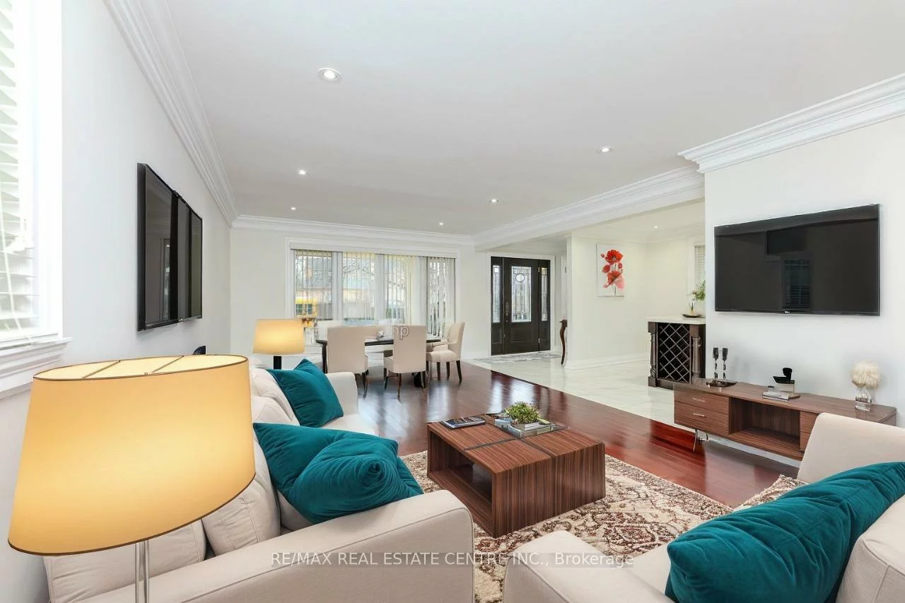 44, Burwick, West Woodbridge, Vaughan