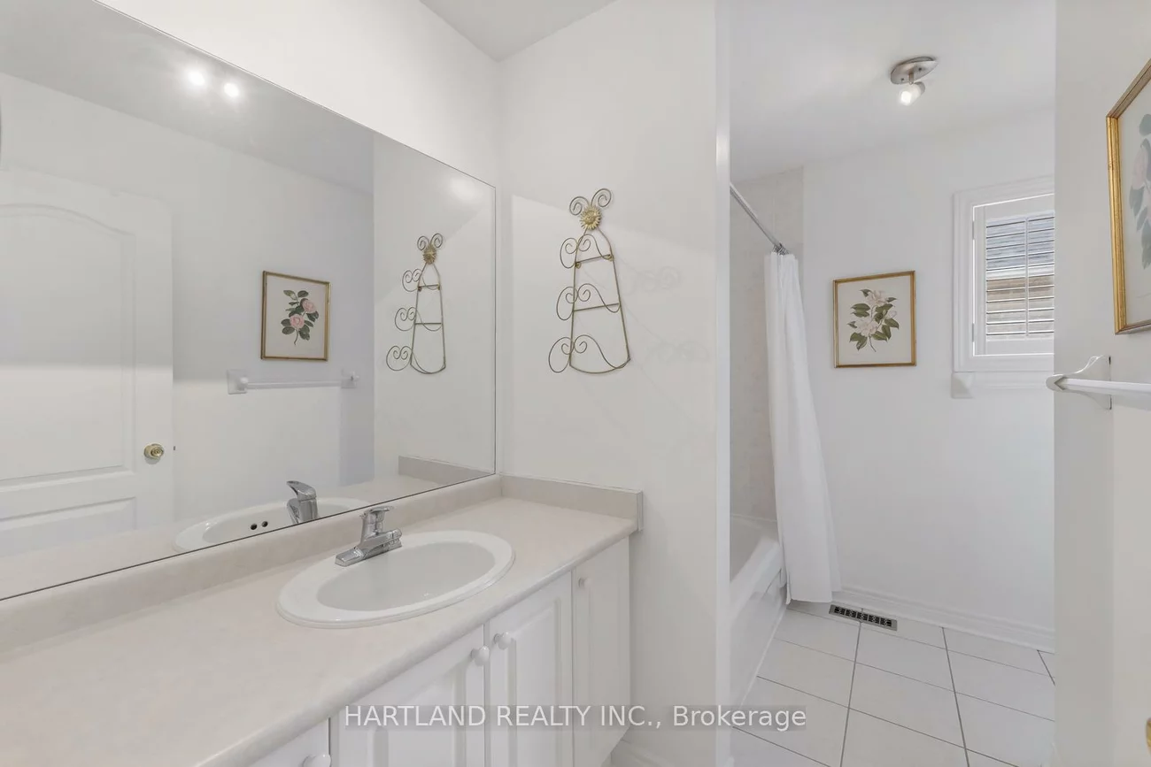 38, Chipmunk, Vellore Village, Vaughan