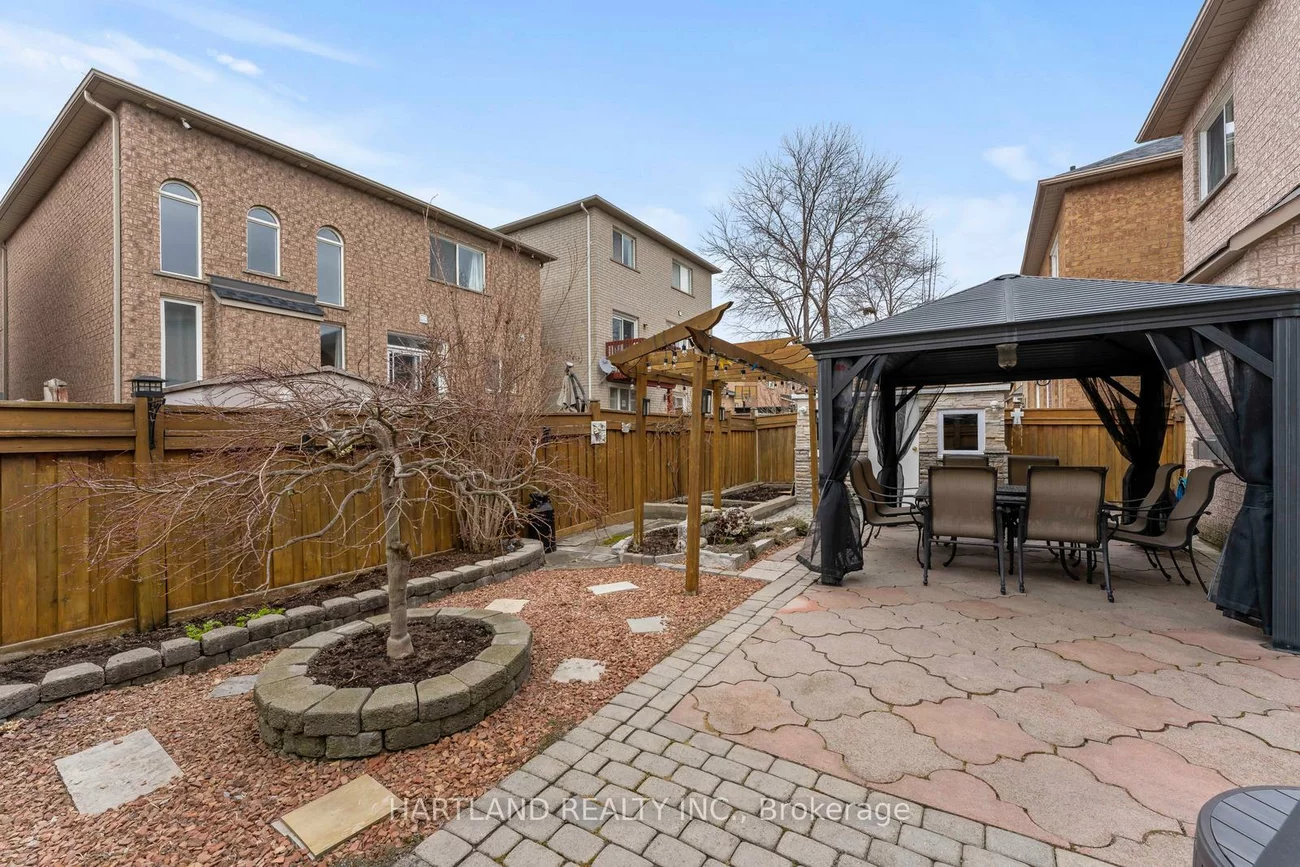 38, Chipmunk, Vellore Village, Vaughan