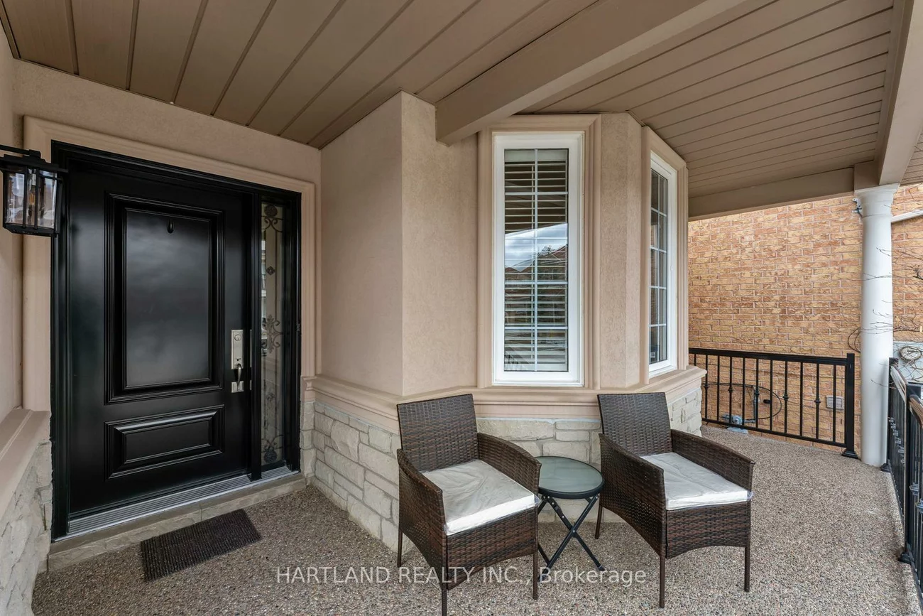 38, Chipmunk, Vellore Village, Vaughan