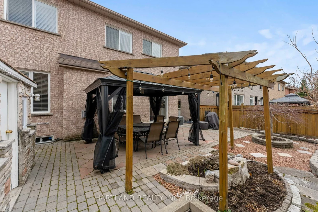 38, Chipmunk, Vellore Village, Vaughan