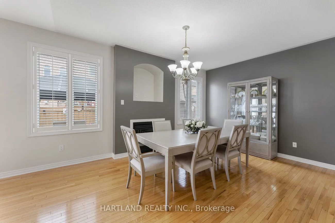 38, Chipmunk, Vellore Village, Vaughan