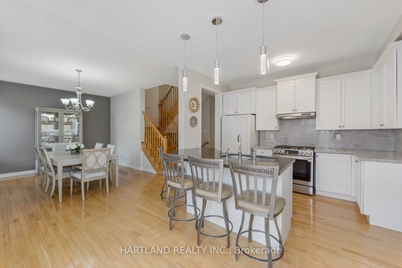 38, Chipmunk, Vellore Village, Vaughan