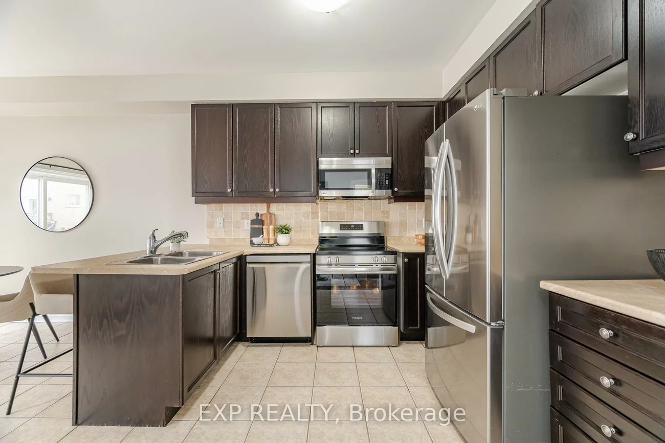245, Worthview, West Woodbridge, Vaughan