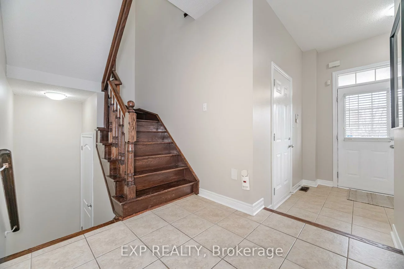 245, Worthview, West Woodbridge, Vaughan