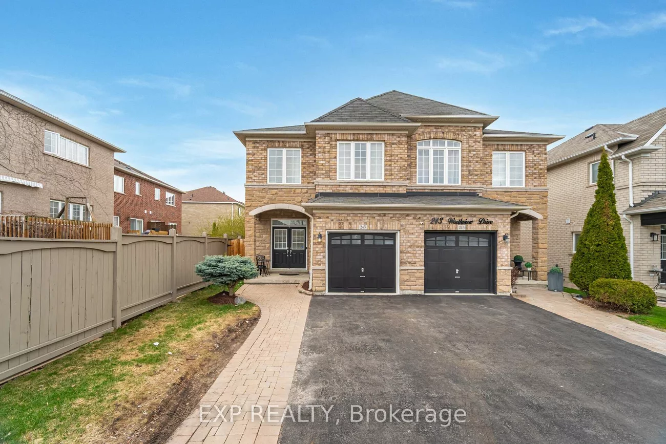 245, Worthview, West Woodbridge, Vaughan