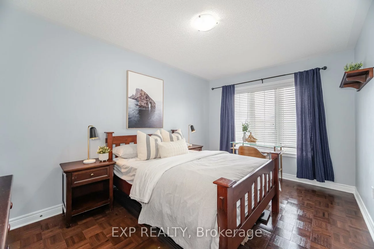 245, Worthview, West Woodbridge, Vaughan