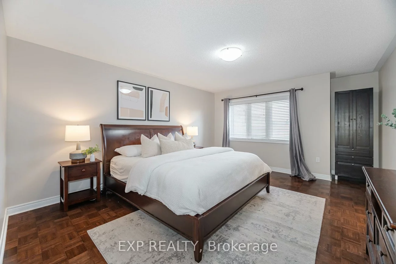 245, Worthview, West Woodbridge, Vaughan