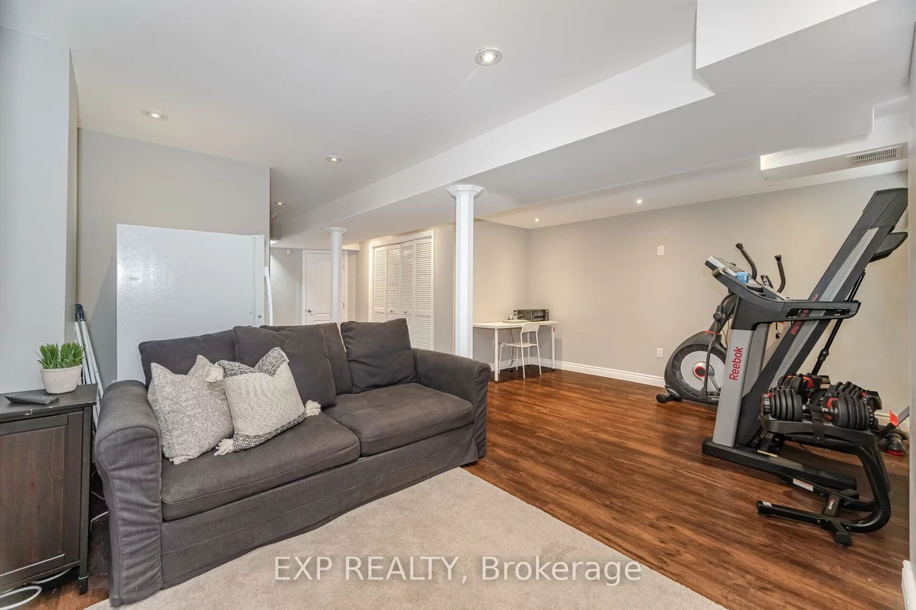 245, Worthview, West Woodbridge, Vaughan