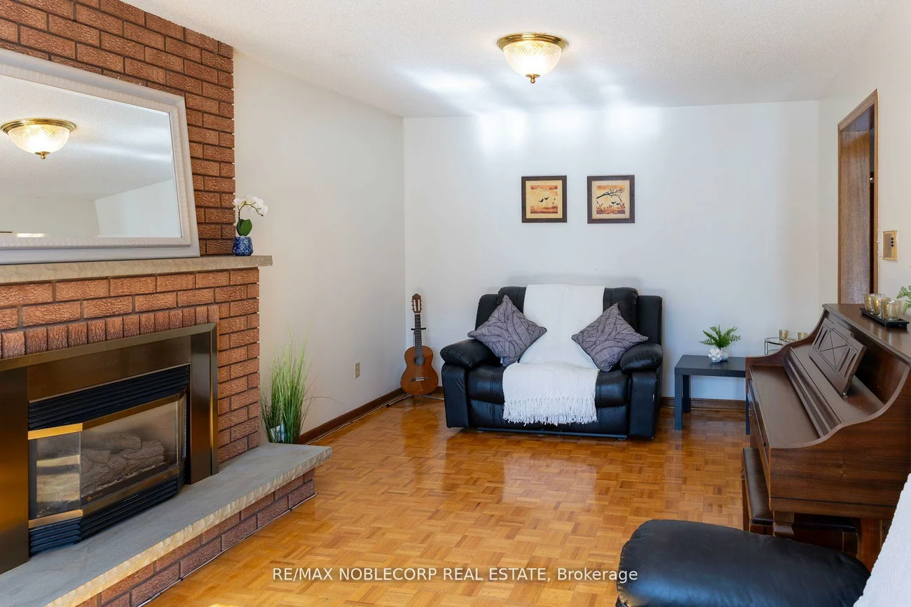 37, Father Ermanno, East Woodbridge, Vaughan