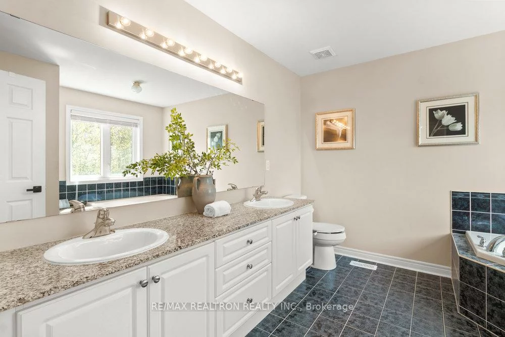310, Thornhill Woods, Patterson, Vaughan