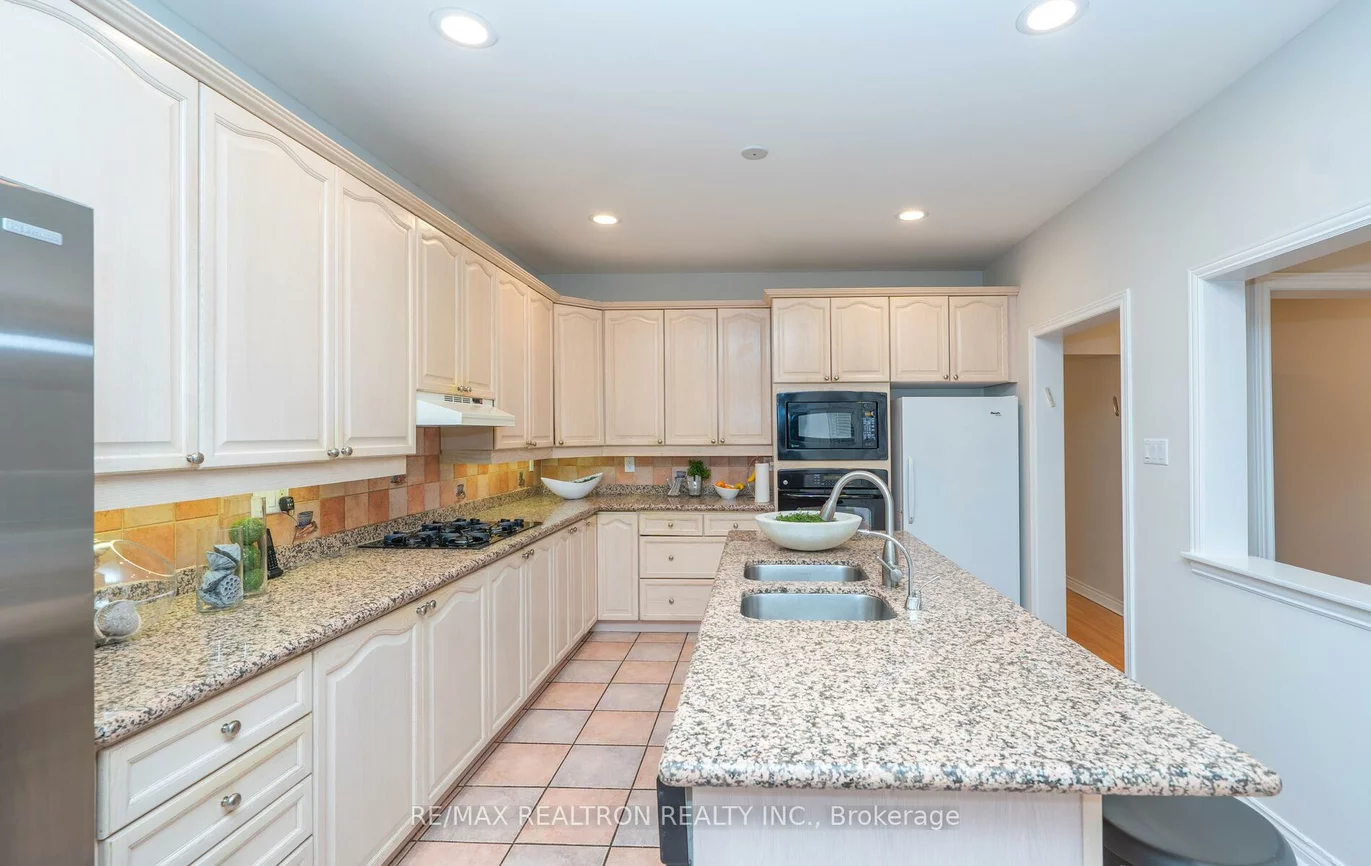 45, Michael, Crestwood-Springfarm-Yorkhill, Vaughan